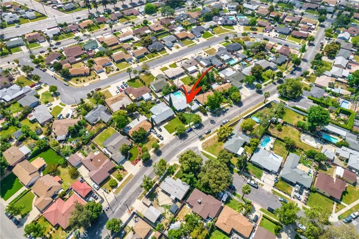 NEIGHBORHOOD VIEW