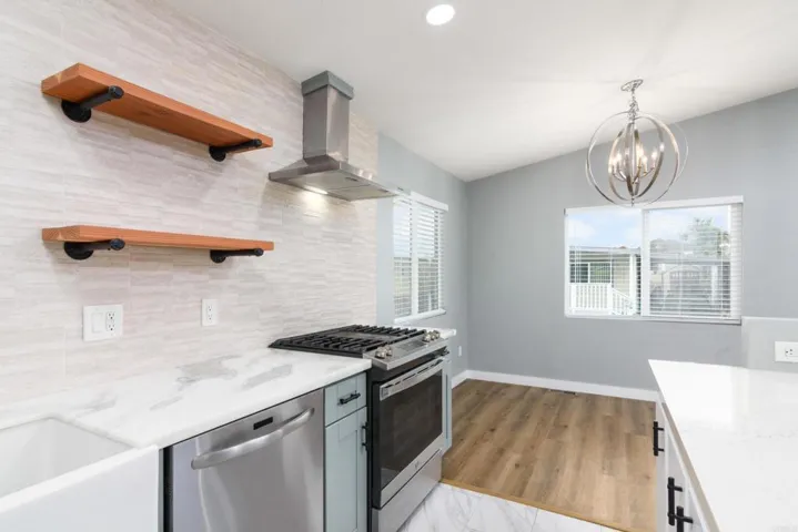 112 Greenwood Lane, Oceanside, California 92054