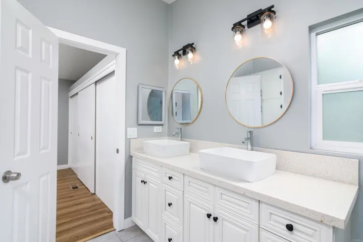 112 Greenwood Lane, Oceanside, California 92054