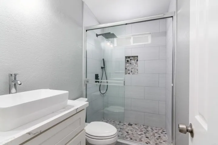 112 Greenwood Lane, Oceanside, California 92054