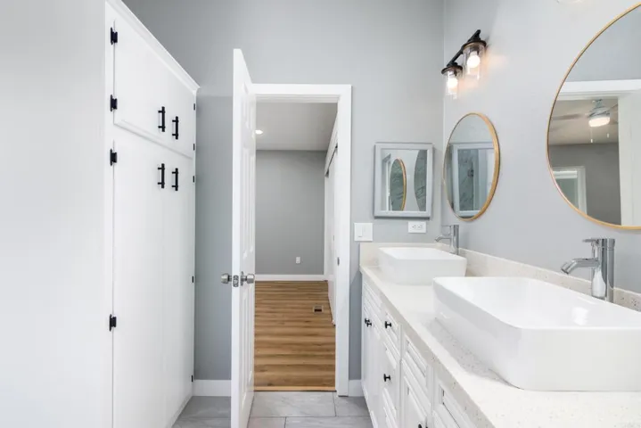 112 Greenwood Lane, Oceanside, California 92054
