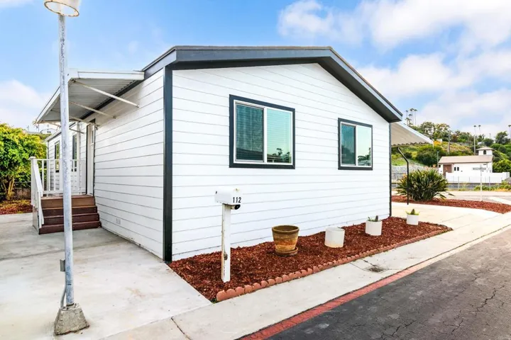 112 Greenwood Lane, Oceanside, California 92054