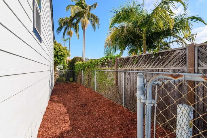 112 Greenwood Lane, Oceanside, California 92054