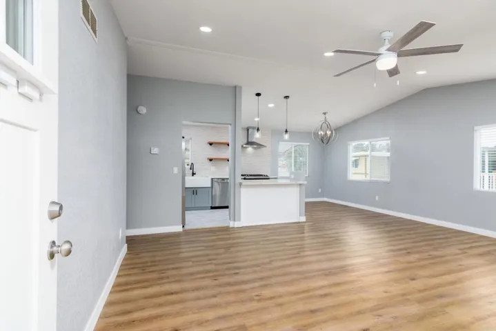 112 Greenwood Lane, Oceanside, California 92054