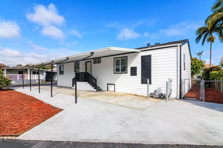 112 Greenwood Lane, Oceanside, California 92054