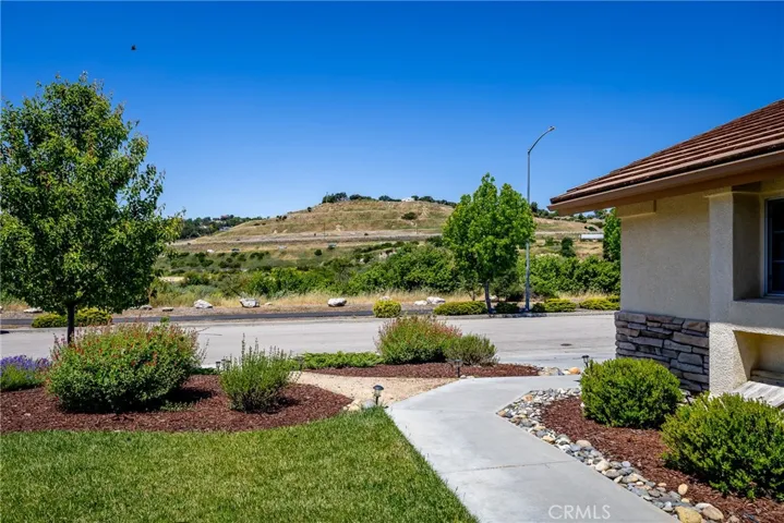 120 Riverbank Lane, Paso Robles, California 93446
