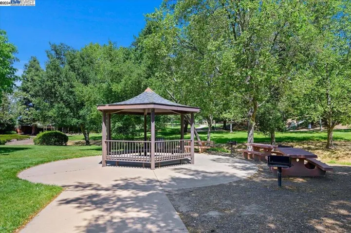 5725 San Carlos Way, Pleasanton, California 94566
