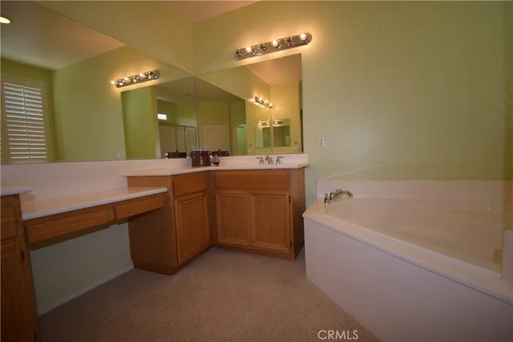 Master bath - soaking tub