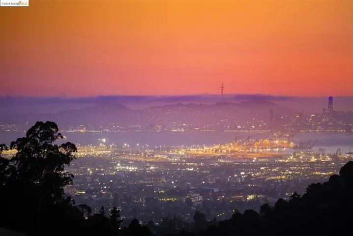 5695 Skyline Blvd, Oakland, California 94611