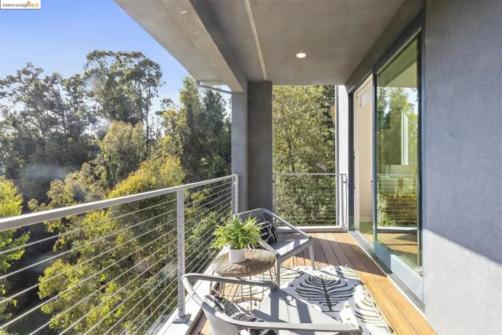 5695 Skyline Blvd, Oakland, California 94611