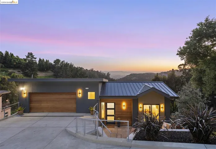 5695 Skyline Blvd, Oakland, California 94611