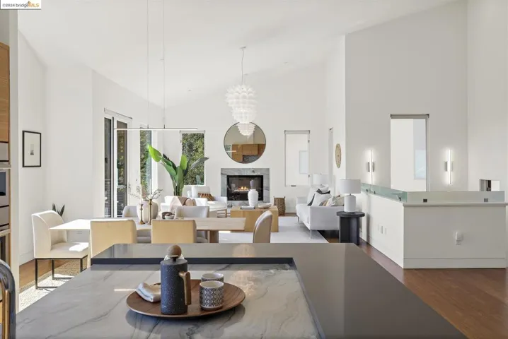 5695 Skyline Blvd, Oakland, California 94611