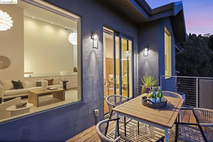 5695 Skyline Blvd, Oakland, California 94611