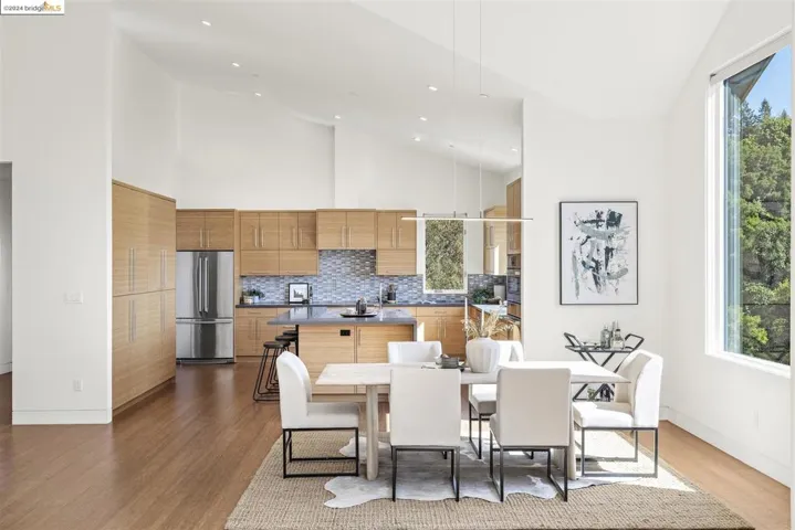 5695 Skyline Blvd, Oakland, California 94611
