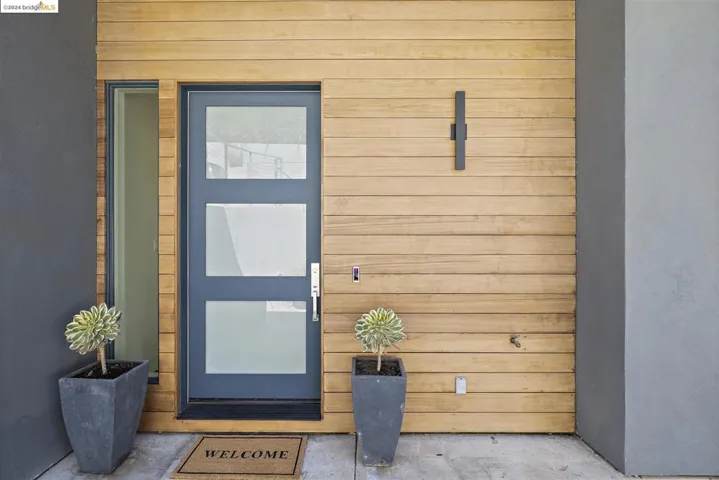 5695 Skyline Blvd, Oakland, California 94611