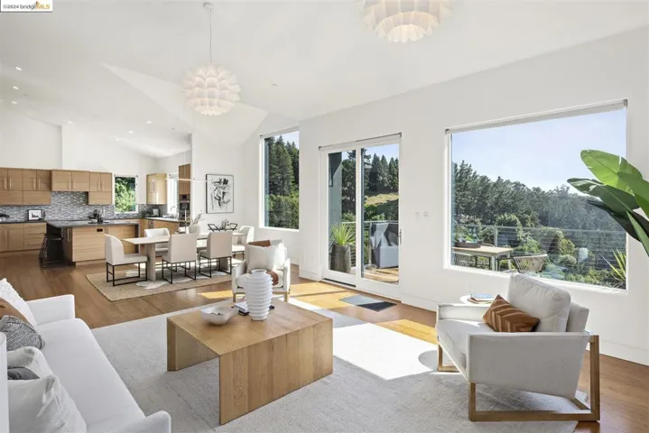 5695 Skyline Blvd, Oakland, California 94611