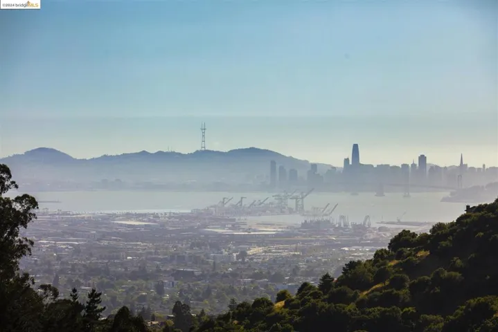 5695 Skyline Blvd, Oakland, California 94611