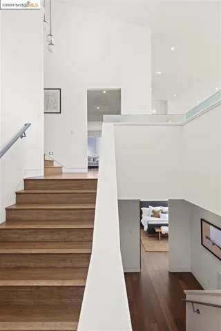 5695 Skyline Blvd, Oakland, California 94611