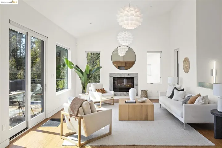 5695 Skyline Blvd, Oakland, California 94611