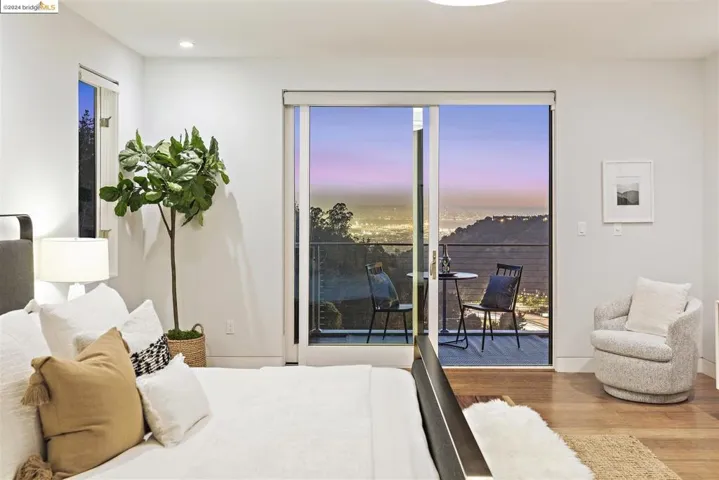 5695 Skyline Blvd, Oakland, California 94611