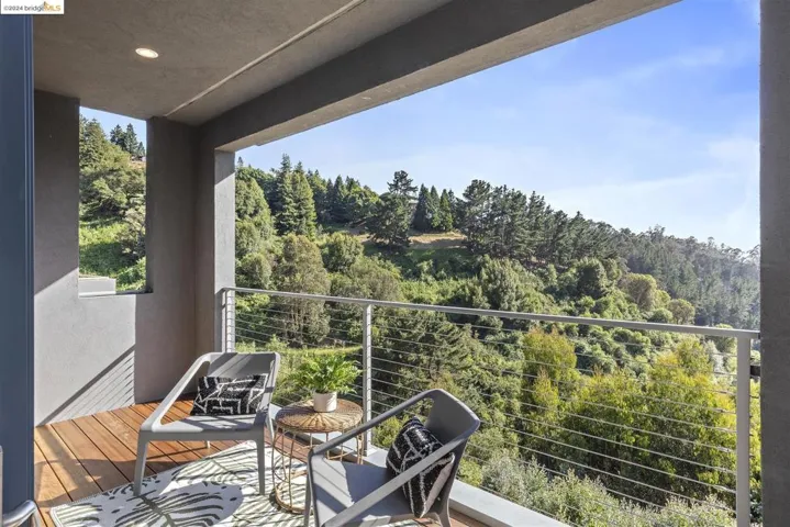 5695 Skyline Blvd, Oakland, California 94611
