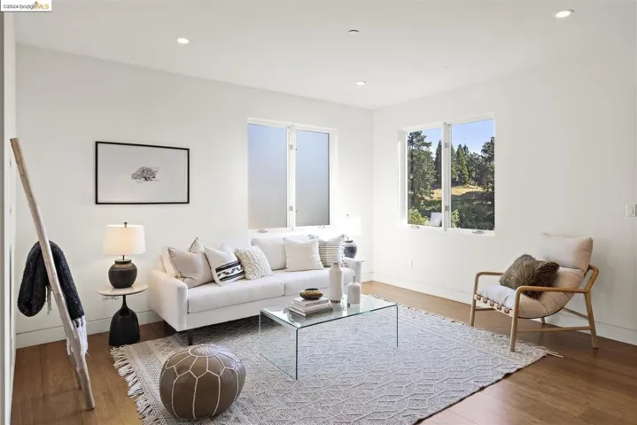 5695 Skyline Blvd, Oakland, California 94611