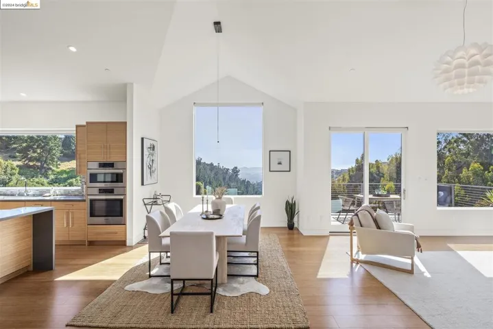5695 Skyline Blvd, Oakland, California 94611