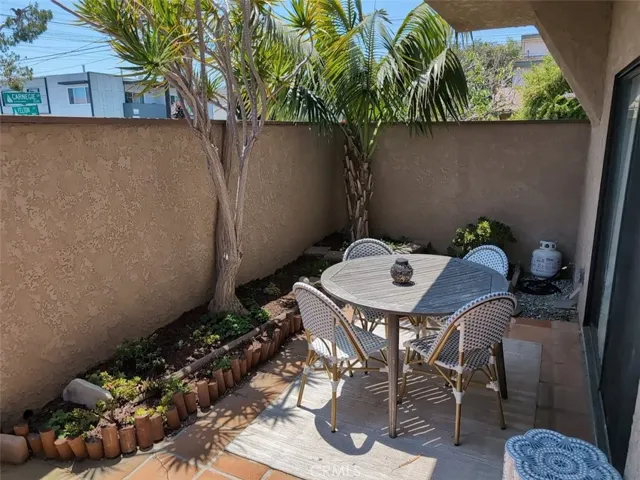 Private front patio