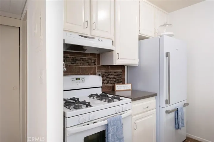 18645 Hatteras Street 289, Tarzana, California 91356