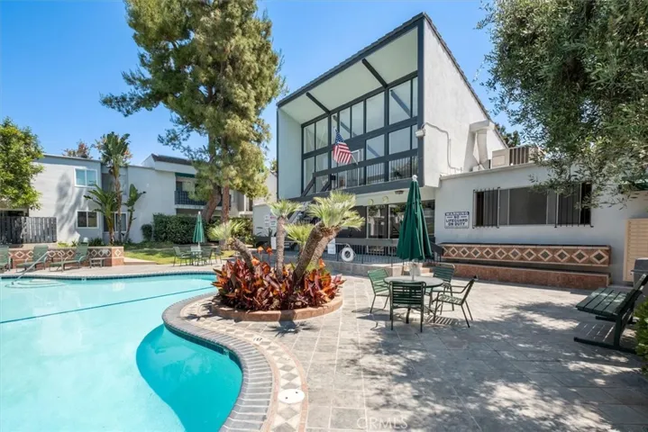 18645 Hatteras Street 289, Tarzana, California 91356