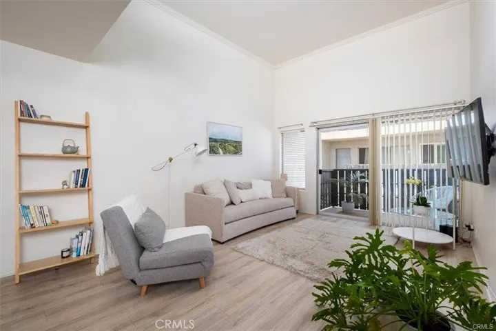 18645 Hatteras Street 289, Tarzana, California 91356