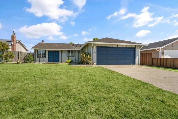 535 Spindrift Way, Half Moon Bay, California 94019