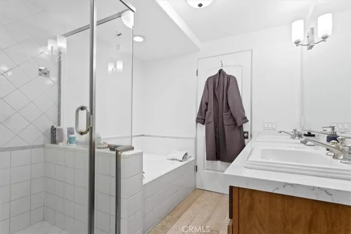 5753 White Oak Avenue 11, Encino, California 91316