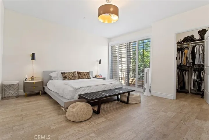 5753 White Oak Avenue 11, Encino, California 91316