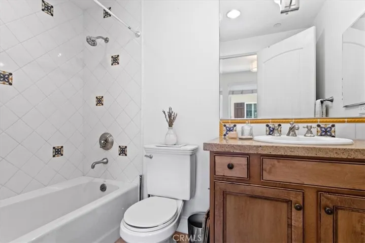 5753 White Oak Avenue 11, Encino, California 91316