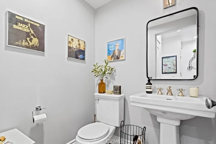5753 White Oak Avenue 11, Encino, California 91316