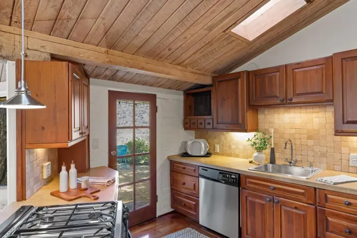 2 Deer Meadow, Carmel Valley, California 93924