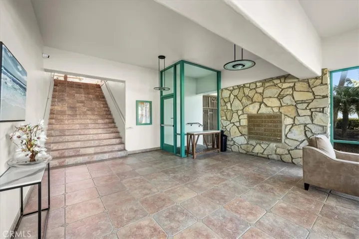 201 Calle Miramar 35, Redondo Beach, California 90277