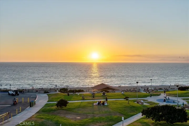 201 Calle Miramar 35, Redondo Beach, California 90277