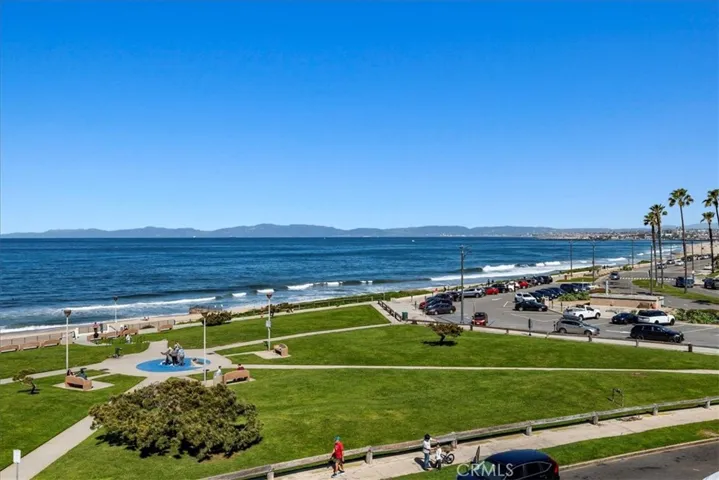 201 Calle Miramar 35, Redondo Beach, California 90277