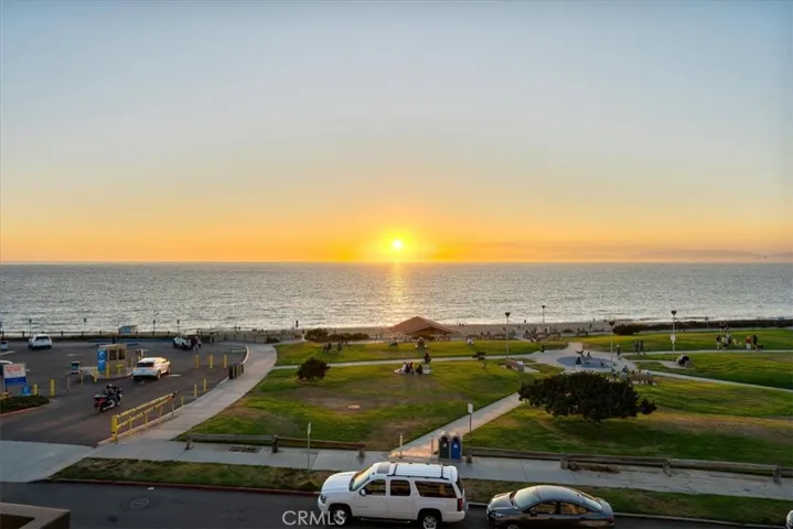 201 Calle Miramar 35, Redondo Beach, California 90277