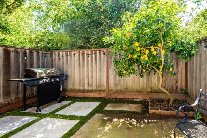 832 Rue Montagne, Campbell, California 95008