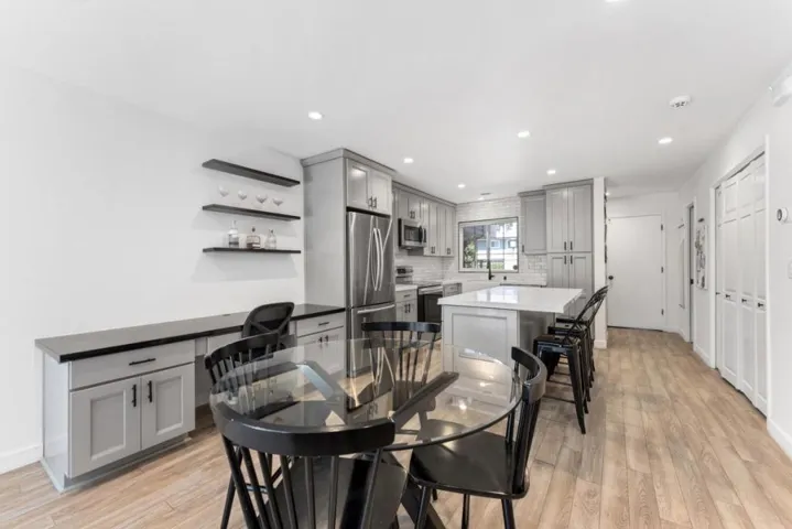 832 Rue Montagne, Campbell, California 95008