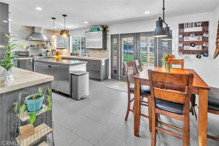 Kitchen/Dining Room