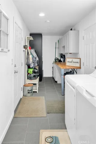 Awesome Mudroom/Laundry