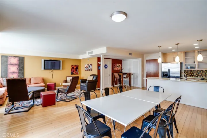 4702 Fulton Avenue 303, Sherman Oaks, California 91423