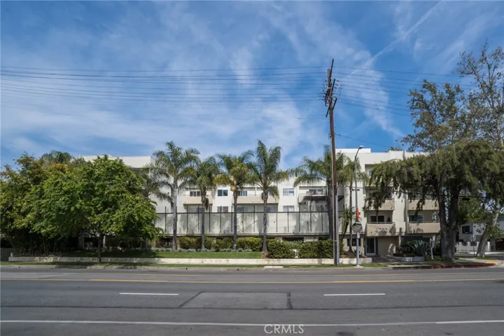4702 Fulton Avenue 303, Sherman Oaks, California 91423