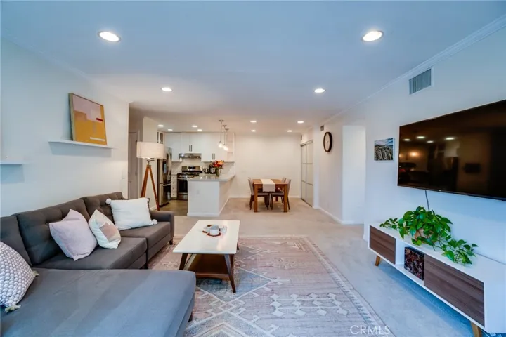 4702 Fulton Avenue 303, Sherman Oaks, California 91423