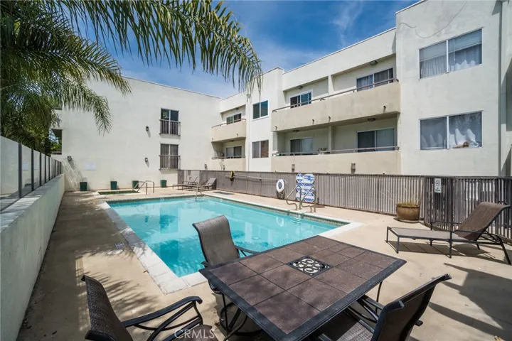 4702 Fulton Avenue 303, Sherman Oaks, California 91423
