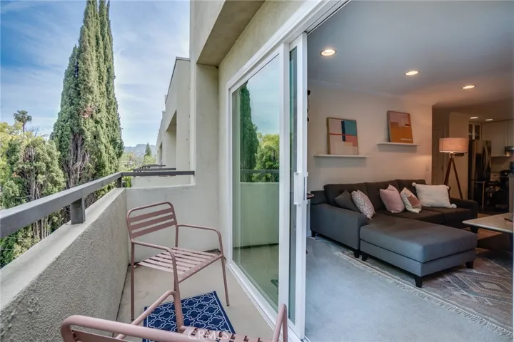 4702 Fulton Avenue 303, Sherman Oaks, California 91423